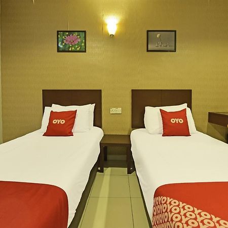 Oyo 90644 M Three Hotel Sitiawan Exterior foto
