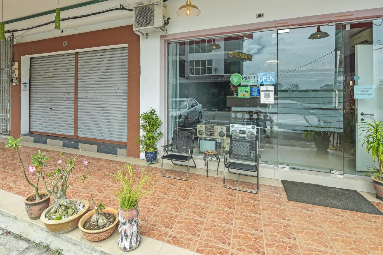 Oyo 90644 M Three Hotel Sitiawan Exterior foto