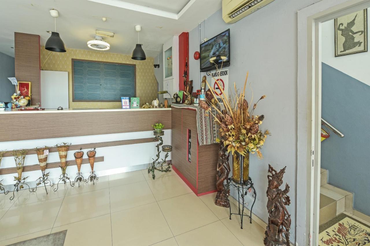 Oyo 90644 M Three Hotel Sitiawan Exterior foto