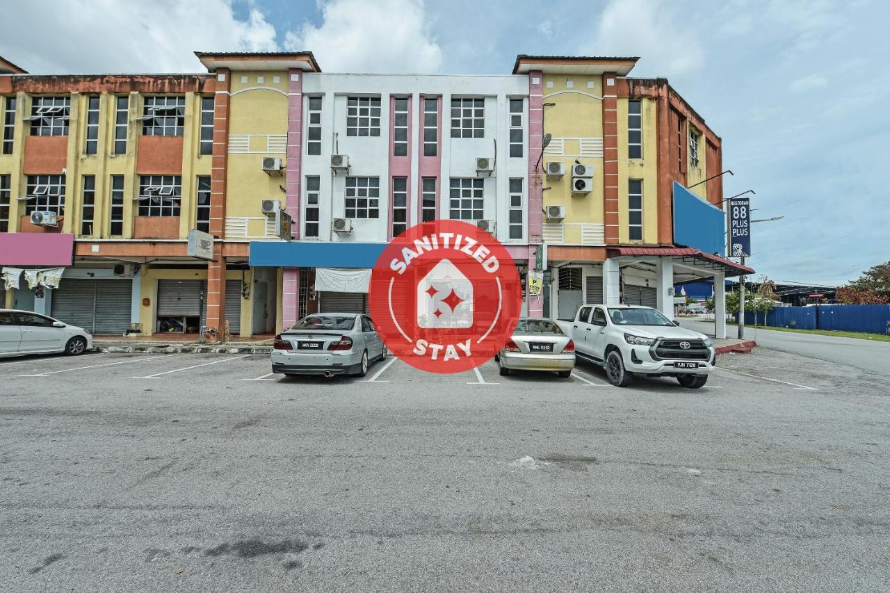 Oyo 90644 M Three Hotel Sitiawan Exterior foto
