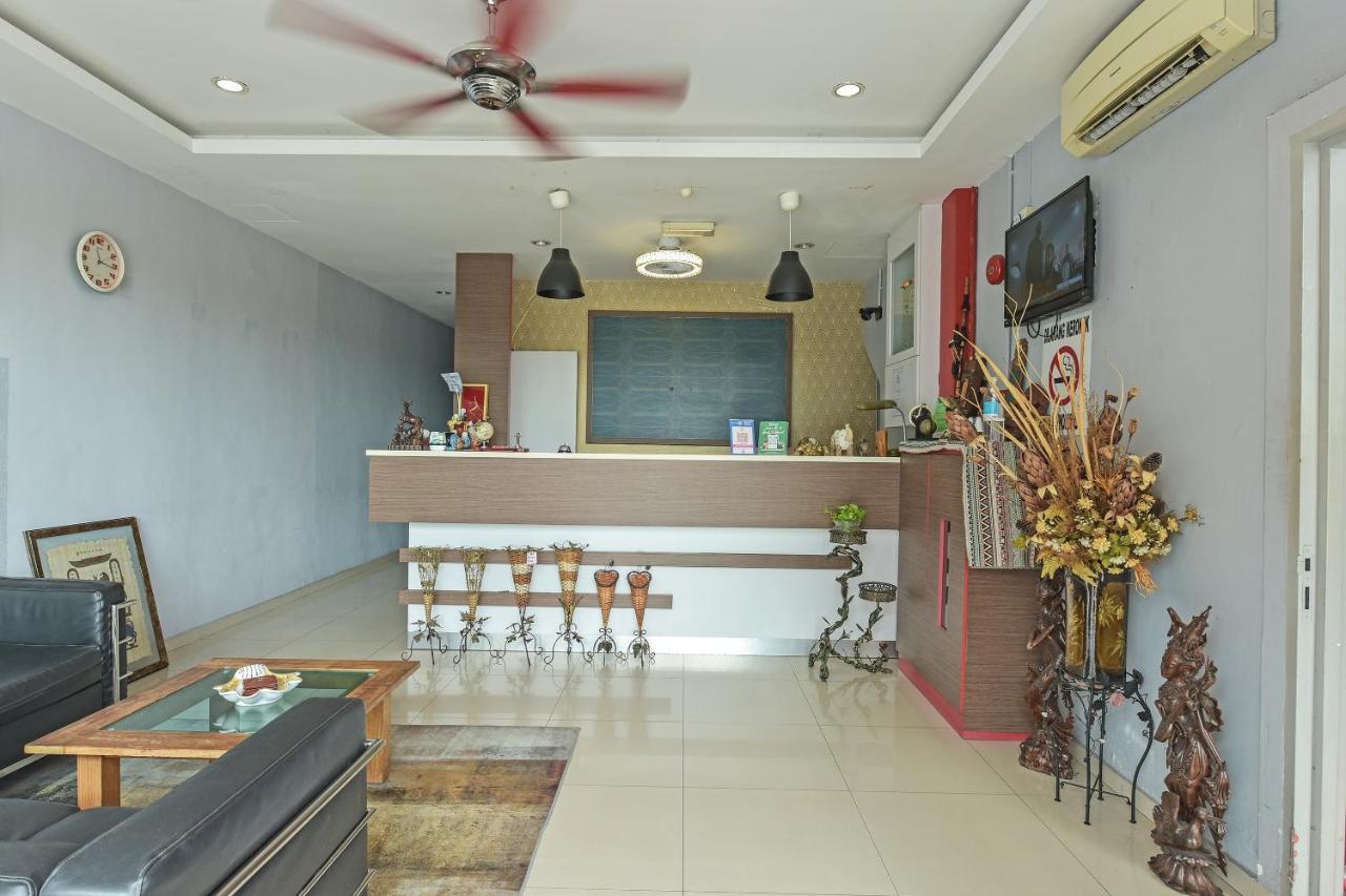 Oyo 90644 M Three Hotel Sitiawan Exterior foto