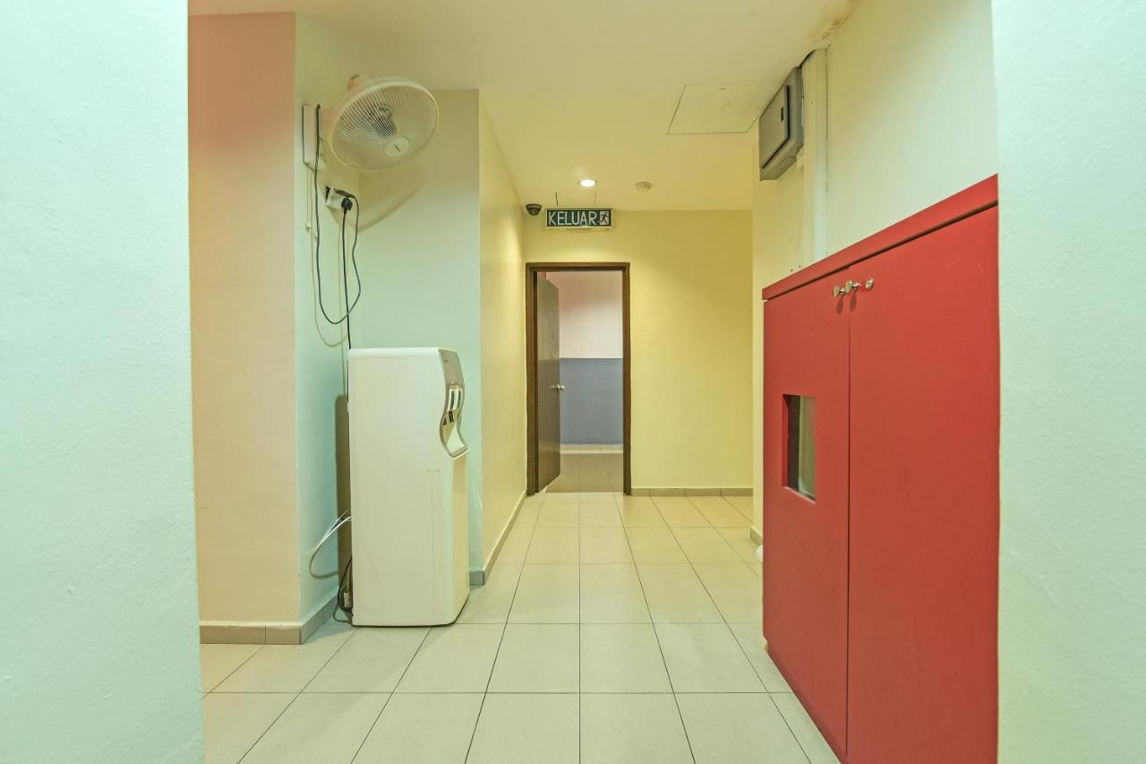 Oyo 90644 M Three Hotel Sitiawan Exterior foto