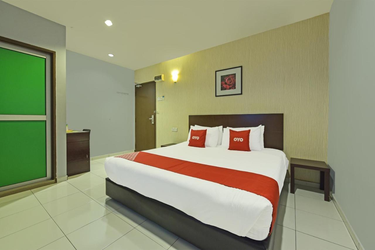 Oyo 90644 M Three Hotel Sitiawan Exterior foto