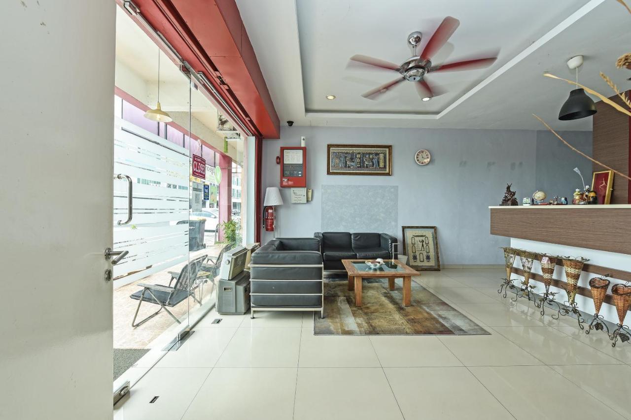 Oyo 90644 M Three Hotel Sitiawan Exterior foto