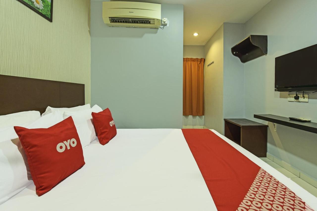 Oyo 90644 M Three Hotel Sitiawan Exterior foto