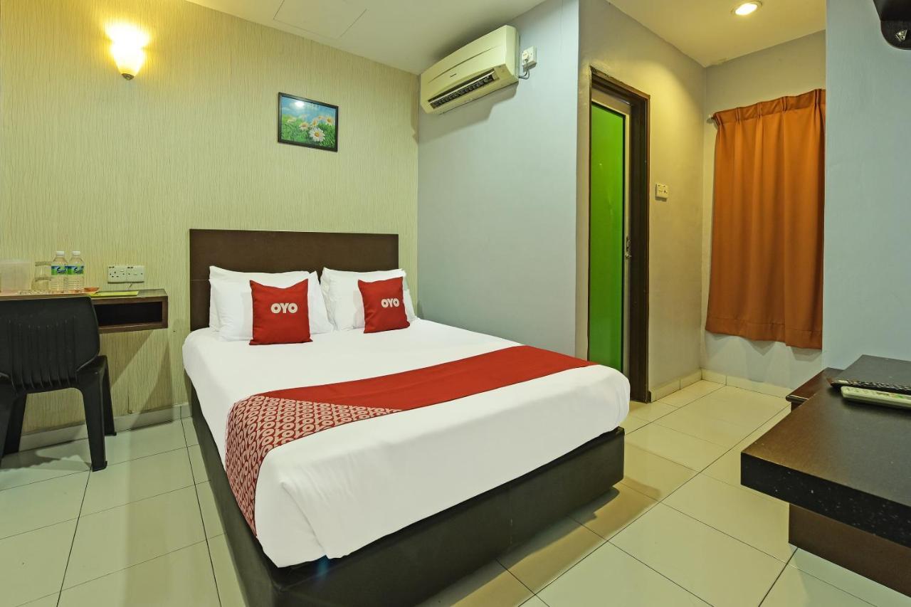 Oyo 90644 M Three Hotel Sitiawan Exterior foto