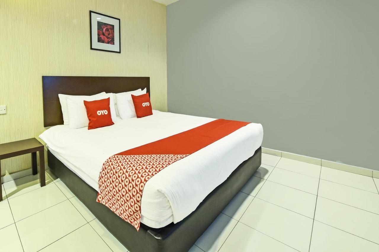 Oyo 90644 M Three Hotel Sitiawan Exterior foto