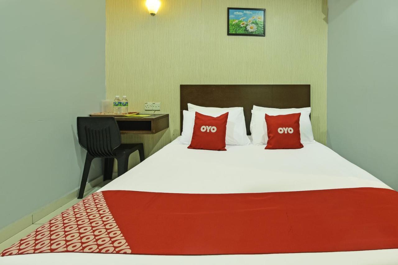 Oyo 90644 M Three Hotel Sitiawan Exterior foto